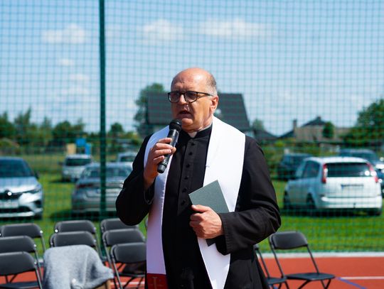 Uroczyste otwarcie boiska przy PSP w Jedlance (zdjęcia)