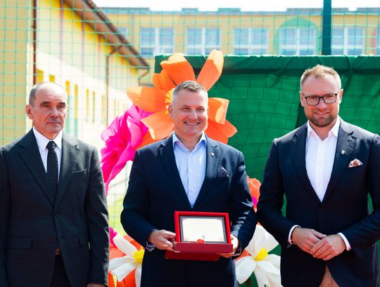 Uroczyste otwarcie boiska przy PSP w Jedlance (zdjęcia)