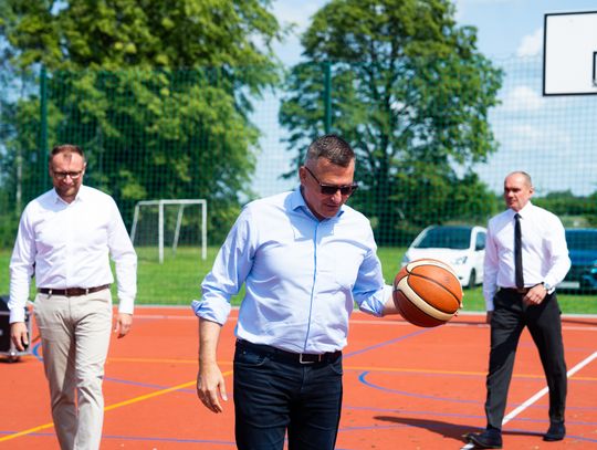 Uroczyste otwarcie boiska przy PSP w Jedlance (zdjęcia)