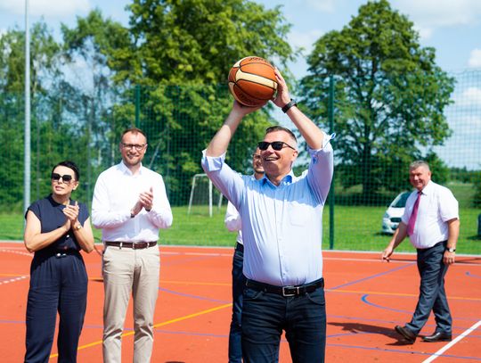 Uroczyste otwarcie boiska przy PSP w Jedlance (zdjęcia)
