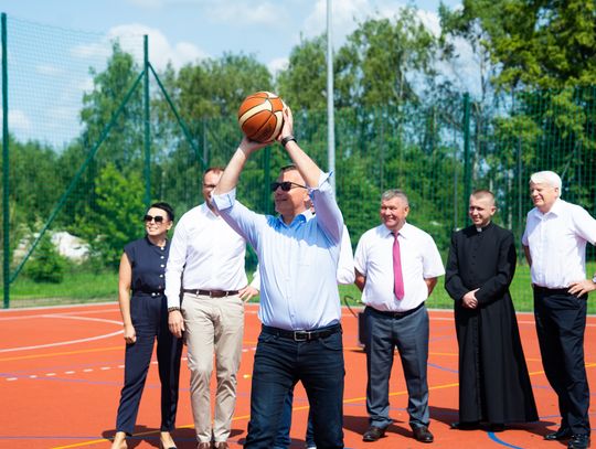 Uroczyste otwarcie boiska przy PSP w Jedlance (zdjęcia)