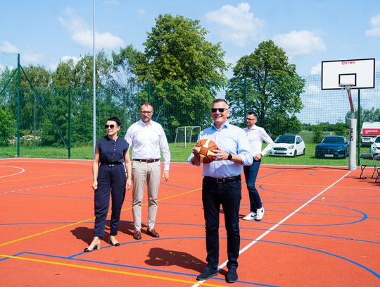 Uroczyste otwarcie boiska przy PSP w Jedlance (zdjęcia)