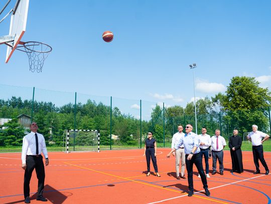 Uroczyste otwarcie boiska przy PSP w Jedlance (zdjęcia)