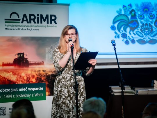 Wręczenie czeków dla Kół Gospodyń Wiejskich z powiatu Szydłowieckiego (zdjęcia)