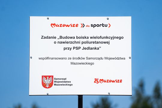 Uroczyste otwarcie boiska przy PSP w Jedlance (zdjęcia)