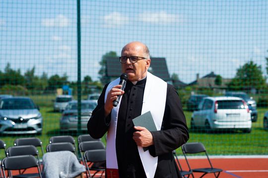 Uroczyste otwarcie boiska przy PSP w Jedlance (zdjęcia)