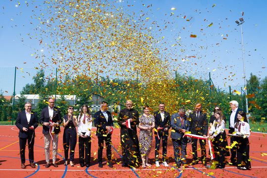 Uroczyste otwarcie boiska przy PSP w Jedlance (zdjęcia)