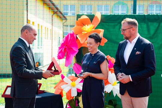 Uroczyste otwarcie boiska przy PSP w Jedlance (zdjęcia)