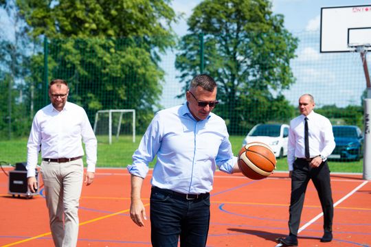 Uroczyste otwarcie boiska przy PSP w Jedlance (zdjęcia)