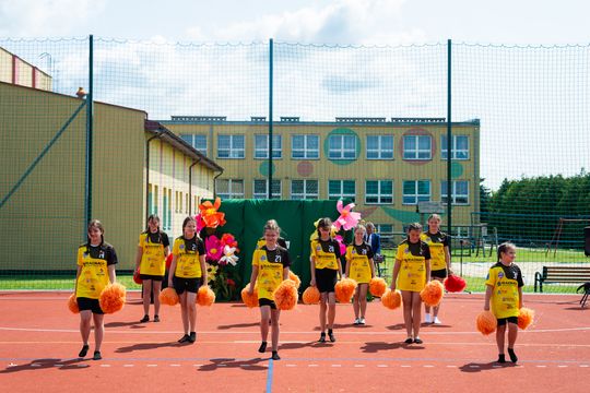 Uroczyste otwarcie boiska przy PSP w Jedlance (zdjęcia)
