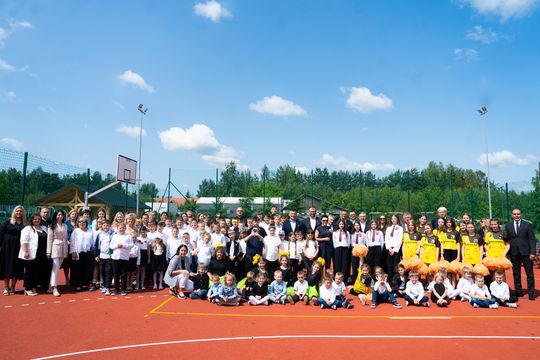 Uroczyste otwarcie boiska przy PSP w Jedlance (zdjęcia)