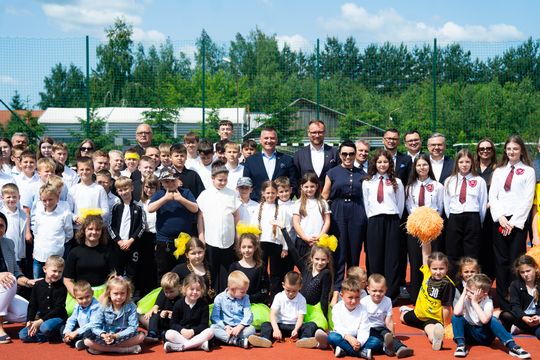 Uroczyste otwarcie boiska przy PSP w Jedlance (zdjęcia)