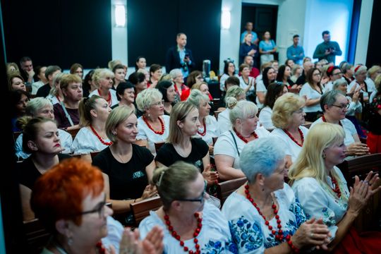 Wręczenie czeków dla Kół Gospodyń Wiejskich z powiatu Szydłowieckiego (zdjęcia)