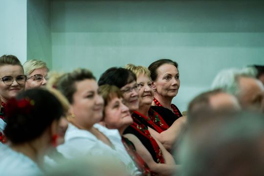 Wręczenie czeków dla Kół Gospodyń Wiejskich z powiatu Szydłowieckiego (zdjęcia)