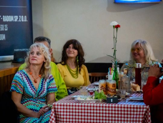 Potańcówka w klimacie PRL w DK Idalin (zdjęcia)