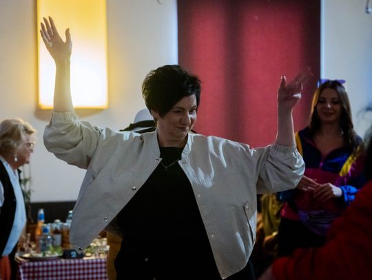 Potańcówka w klimacie PRL w DK Idalin (zdjęcia)