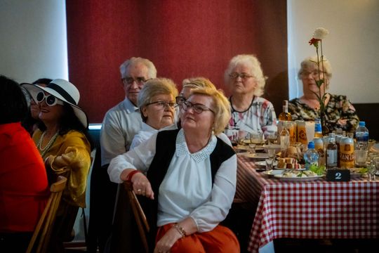 Potańcówka w klimacie PRL w DK Idalin (zdjęcia)