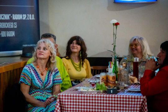 Potańcówka w klimacie PRL w DK Idalin (zdjęcia)