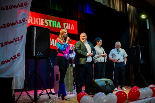 Potańcówka w klimacie PRL w DK Idalin (zdjęcia)