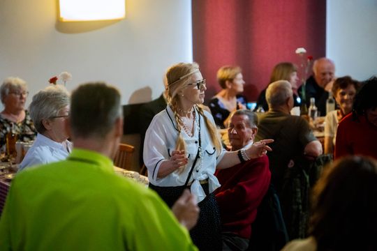 Potańcówka w klimacie PRL w DK Idalin (zdjęcia) Potańcówka w klimacie PRL w DK Idalin (zdjęcia)