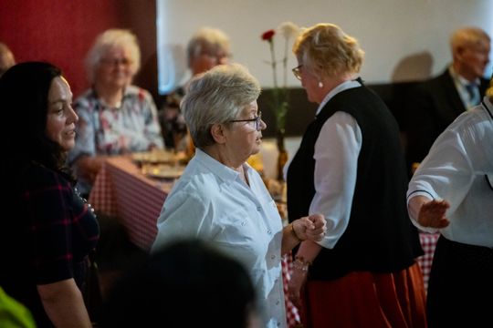 Potańcówka w klimacie PRL w DK Idalin (zdjęcia)