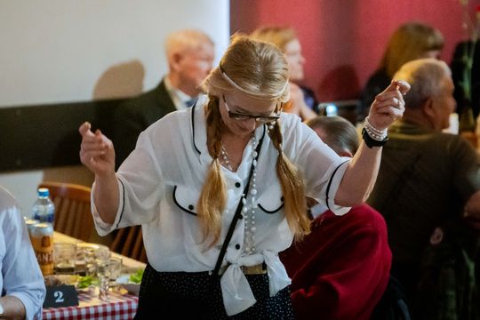 Potańcówka w klimacie PRL w DK Idalin (zdjęcia)