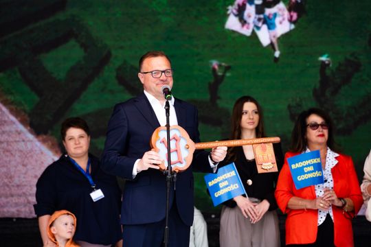 Radomskie Dni Godności - VII Festiwal Twórczości Osób z Niepełnosprawnością Intelektualną „Tacy Sami” (zdjęcia) Radomskie Dni Godności - VII Festiwal Twórczości Osób z Niepełnosprawnością Intelektualną „Tacy Sami” (zdjęcia)