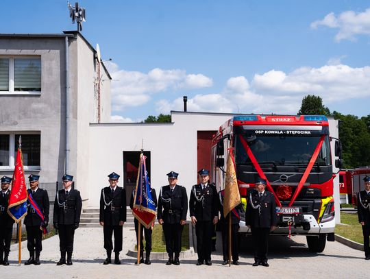 Przekazanie wozu strażackiego dla OSP Kowala- Stępocina (zdjęcia)