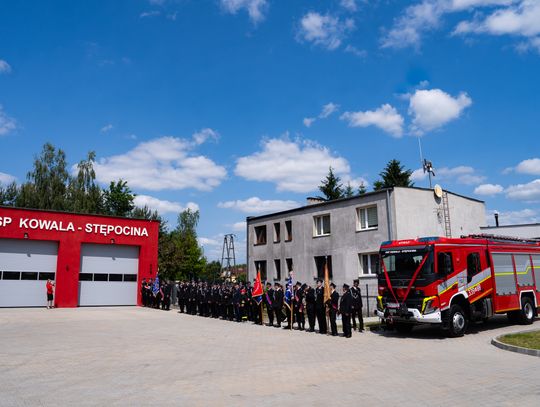 Przekazanie wozu strażackiego dla OSP Kowala- Stępocina (zdjęcia)