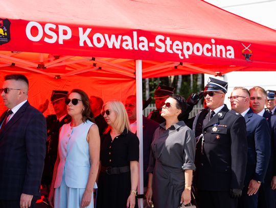 Przekazanie wozu strażackiego dla OSP Kowala- Stępocina (zdjęcia)