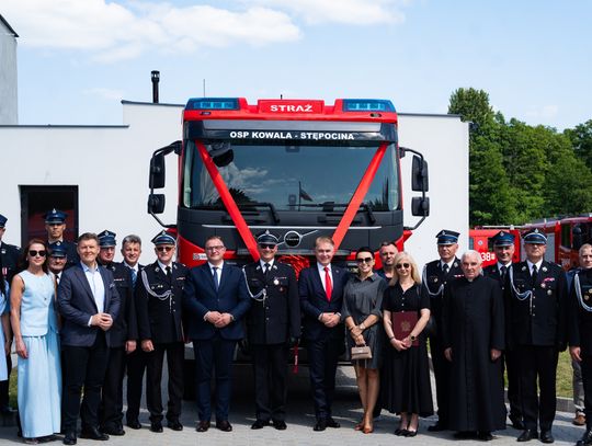 Przekazanie wozu strażackiego dla OSP Kowala- Stępocina (zdjęcia)