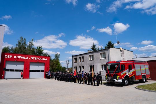 Przekazanie wozu strażackiego dla OSP Kowala- Stępocina (zdjęcia) Przekazanie wozu strażackiego dla OSP Kowala- Stępocina (zdjęcia)