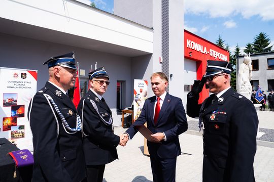 Przekazanie wozu strażackiego dla OSP Kowala- Stępocina (zdjęcia)