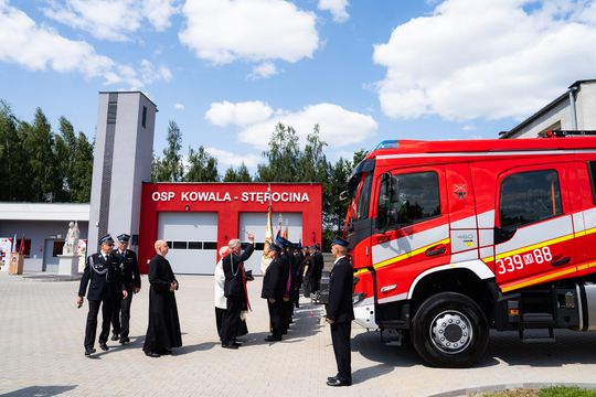 Przekazanie wozu strażackiego dla OSP Kowala- Stępocina (zdjęcia) Przekazanie wozu strażackiego dla OSP Kowala- Stępocina (zdjęcia)