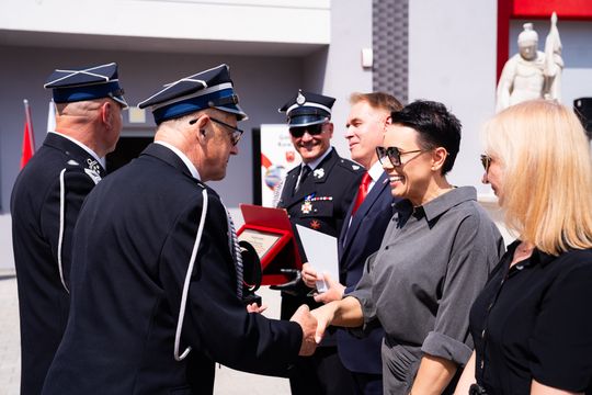 Przekazanie wozu strażackiego dla OSP Kowala- Stępocina (zdjęcia) Przekazanie wozu strażackiego dla OSP Kowala- Stępocina (zdjęcia)