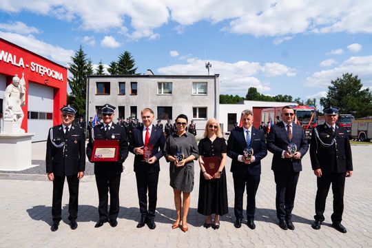 Przekazanie wozu strażackiego dla OSP Kowala- Stępocina (zdjęcia) Przekazanie wozu strażackiego dla OSP Kowala- Stępocina (zdjęcia)