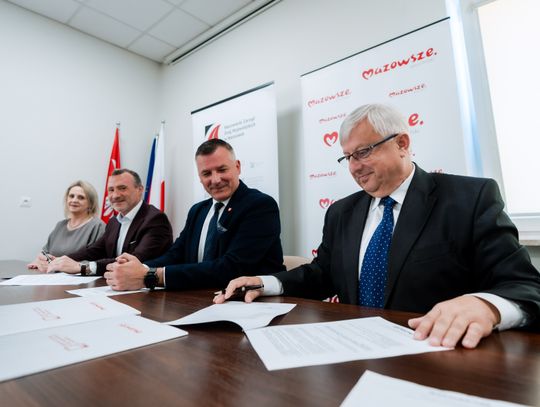 Podpisanie umowy na przebudowę DW731 (zdjęcia)