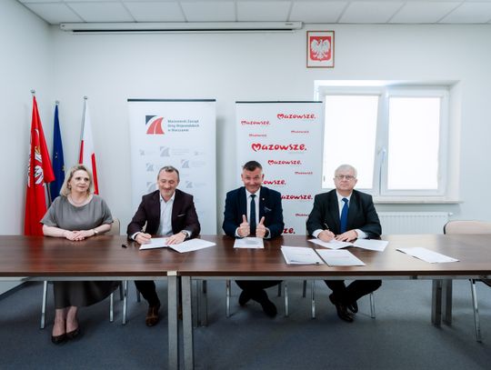 Podpisanie umowy na przebudowę DW731 (zdjęcia)