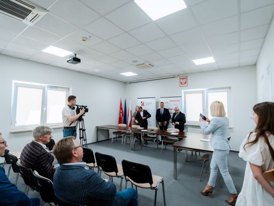 Podpisanie umowy na przebudowę DW731 (zdjęcia)