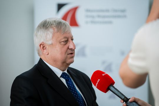 Podpisanie umowy na przebudowę DW731 (zdjęcia)