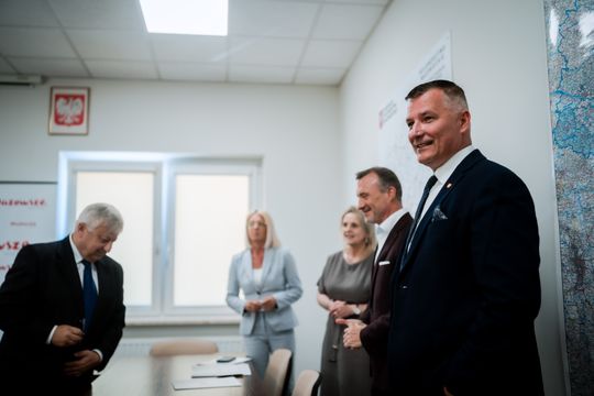 Podpisanie umowy na przebudowę DW731 (zdjęcia)