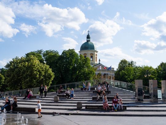Radomianie w dniu wolnym od pracy - fotospacer (zdjęcia)