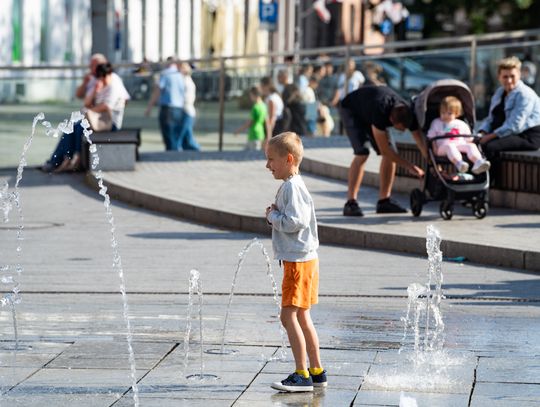 Radomianie w dniu wolnym od pracy - fotospacer (zdjęcia)