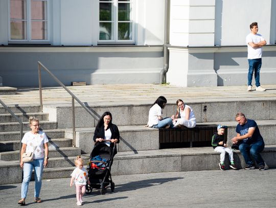 Radomianie w dniu wolnym od pracy - fotospacer (zdjęcia)