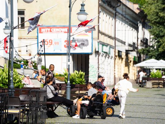 Radomianie w dniu wolnym od pracy - fotospacer (zdjęcia)