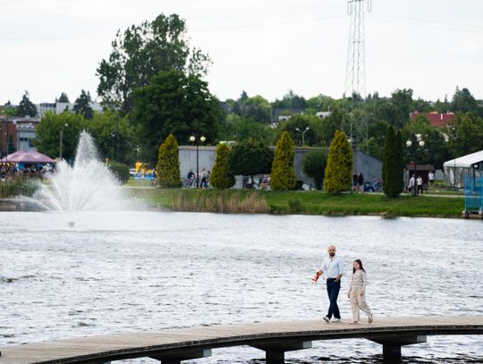 Radomianie w dniu wolnym od pracy - fotospacer (zdjęcia)