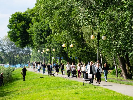 Radomianie w dniu wolnym od pracy - fotospacer (zdjęcia)