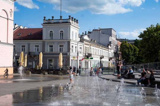 Radomianie w dniu wolnym od pracy - fotospacer (zdjęcia)