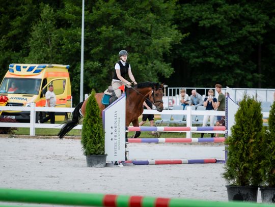 Zawody regionalne i towarzyskie w skokach przez przeszkody (zdjęcia)