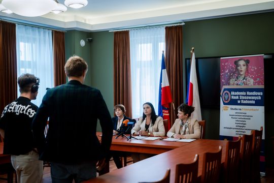 Podpisanie trójstronnego porozumienie o współpracy AHNS z Urzędem Statystycznym w Warszawie i CIS(zdjęcia)